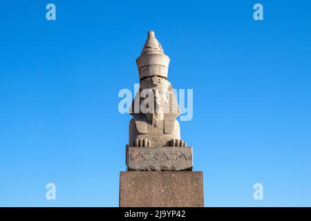 Altägyptische Sphinx auf dem Universitätsdamm in Sankt Petersburg, Russland Stockfoto
