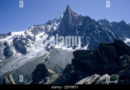 Aiguilles du Drus vom Wanderweg vom Plan d'Aiguille nach Montenvers. Grand Balcon Nord, Chamonix, Frankreich,1990 Stockfoto