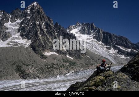 Am Argentière-Gletscher auf einer Wanderung von der Talstation Grands Montets zum Point de Vue, Chamonix-Mont-Blanc, Frankreich, 1990 Stockfoto