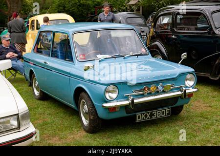 Drei Viertel Vorderansicht eines Blue, 1968, Hillman Imp, ausgestellt auf der Wickhambreaux Classic Car Show, 2022 Stockfoto