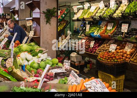 Rialto Market (Mercato di Rialto) Gemüsemarkt in Venedig, Italien Stockfoto