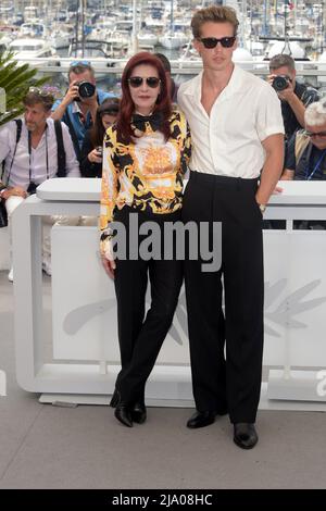 75. Cannes Filmfestival 2022, Fotocall Film „Elvis“. Im Bild: Priscilla Presley, Austin Butler Stockfoto