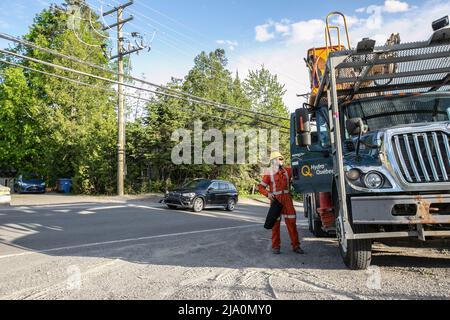 Hydro-Quebec-Arbeiter, die versuchen, die Macht in die Region zurückzubringen. Stockfoto