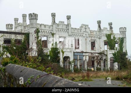 Alte Ruinen von Soldiers Point House, Holyhead, Wales, Vereinigtes Königreich Stockfoto