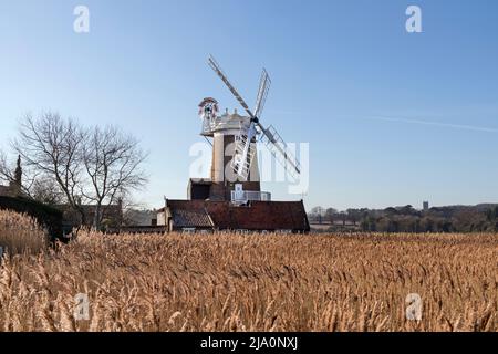Windmühle in Cley-next-the-Sea, Norfolk, England, Großbritannien Stockfoto