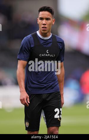 NOTTINGHAM, ENGLAND. MAI 23RD 2022. Adam Chicksen aus Notts County während des Aufwärmpuls vor dem Play-Off-Spiel der Vanarama National League zwischen Notts Stockfoto