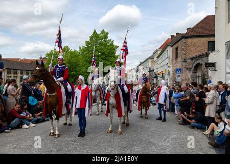 Die Abbildung zeigt die Heilige Bloedprozession (Prozession Saint-Sang), die am Donnerstag, dem 26. Mai 2022 in Brügge stattfand. Während Stockfoto