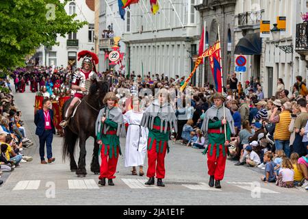 Die Abbildung zeigt die Heilige Bloedprozession (Prozession Saint-Sang), die am Donnerstag, dem 26. Mai 2022 in Brügge stattfand. Während Stockfoto