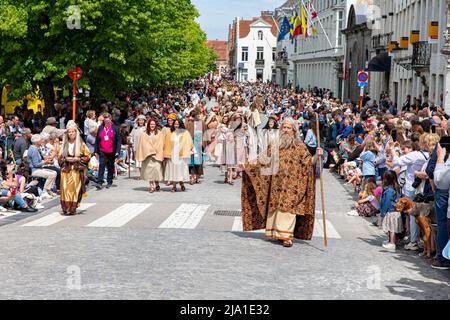 Die Abbildung zeigt die Heilige Bloedprozession (Prozession Saint-Sang), die am Donnerstag, dem 26. Mai 2022 in Brügge stattfand. Während Stockfoto