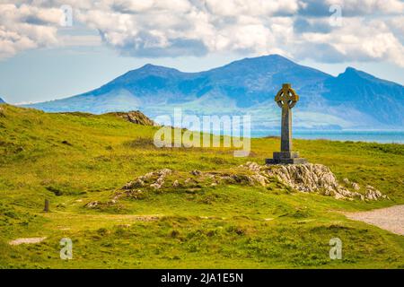 Keltisches Kreuz auf Llanddwyn Island bei Newborough auf Anglesey, Wales Stockfoto