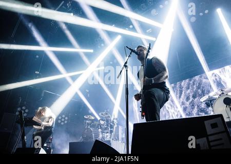 Tilburg, Niederlande. 22., April 2022. James Kent (im Bild) und Johannes Persson spielen ein Live-Konzert während des niederländischen Musikfestivals Roadburn Festival 2022 in Tilburg. (Foto: Gonzales Photo - Peter Troest). Stockfoto