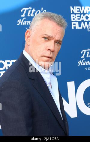 24. Oktober 2021, Newport Beach, CA, USA: LOS ANGELES - Okt 24: Ray Liotta beim 22. Jährlichen Newport Beach Film Festival präsentiert Festival Honors & Variety's 10 Schauspieler, die am 24. Oktober 2021 im Balboa Bay Club in Newport Beach, CA zu sehen sind (Bild der Quelle: © Kay Blake/ZUMA Pressdraht) Stockfoto