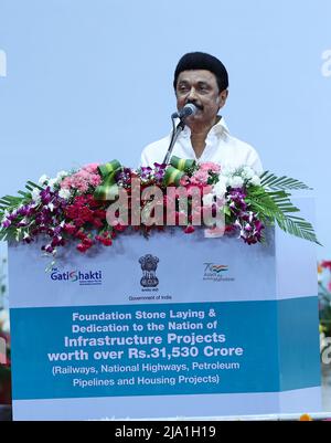 Chennain, Indien, 26.. Mai 2022: MK Stalin, der CM von Tamil Nadu und Präsident der DMK-Partei während der Gründungsfestsetzung und der Einweihung von Infrastrukturprojekten für die Tune of 31580/- on Railways, National Highways, Petroleum Pipelines and Housing Projects, in Chennai am Donnerstag. Seshadri SUKUMAR Stockfoto