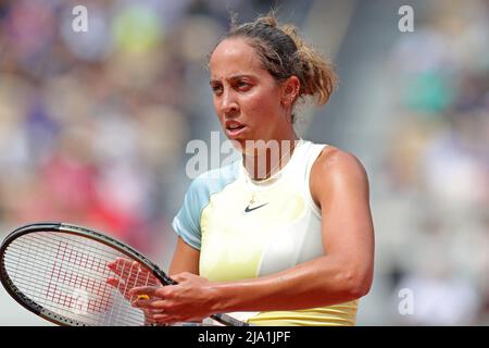 Paris, Frankreich: 26.. Mai 2022; Roland Garros, Paris, Frankreich: French Open Tennisturnier: Madison Keys (USA) in Aktion Stockfoto