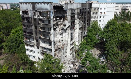 Die Situation in der Stadt Charkiw, Ukraine, nach dem russischen Raketenbeschuss, während der russischen Invasion, als Russland die Ukraine am 24. Februar einmarschierte, pictu Stockfoto