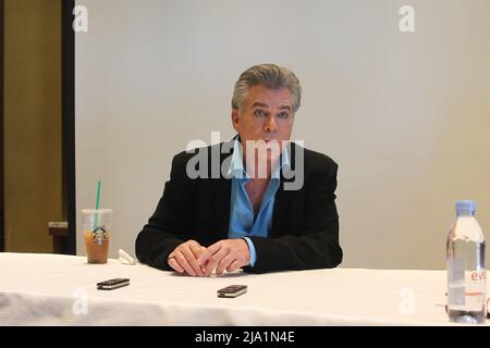 Beverly Hills, USA. 17.. Februar 2016. Ray Liotta bei der Pressekonferenz der TV-Serie „Shades of Blue“, die am 16. Februar 2016 im Four Seasons Hotel in Beverly Hills, Kalifornien, stattfand. © JRC Photo Library/The Hollywood Archive (Alle Rechte vorbehalten) Aktenzeichen # 32850 005JRC Credit: PictureLux/The Hollywood Archive/Alamy Live News Stockfoto