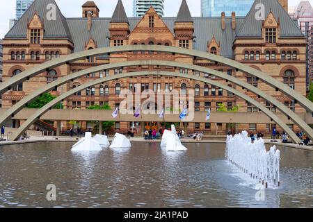 Toronto City Hall auf dem Nathan Phillips Square. Toronto, Ontario, Kanada. Stockfoto