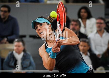 Paris, Frankreich - 26/05/2022, Alize CORNET von Frankreich während des fünften Tages von Roland-Garros 2022, French Open 2022, Grand Slam Tennisturnier am 26. Mai 2022 im Roland-Garros-Stadion in Paris, Frankreich - Foto: Matthieu Mirville/DPPI/LiveMedia Stockfoto