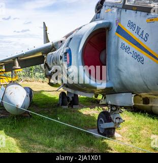 Norwich, Norfolk, Großbritannien – Mai 22 2022. Seitenansicht eines Harrier-Sprungjets, ausgestellt in einem Luftfahrtmuseum Stockfoto