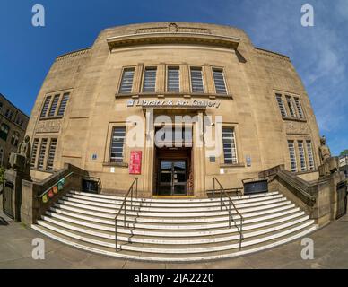 Fischaugenobjektiv der Außenfassade der Huddersfield Library and Art Gallery. façade Huddersfield. West Yorkshire. Stockfoto