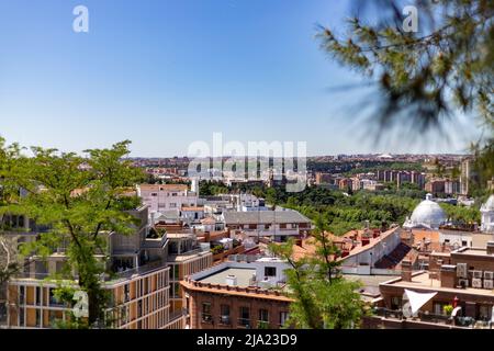 Madrid. Panoramablick auf die Stadt Madrid vom Parque del Oeste. Völlig klarer Tag. In Spanien. Europa. Fotografie. Stockfoto