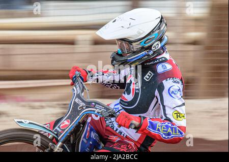 SHEFFIELD, GROSSBRITANNIEN. MAI 26. Matej Žagar im Einsatz für Belle Vue ATPI Aces während des SGB Premiership-Spiels zwischen Sheffield Tigers und Belle Vue Aces am Donnerstag, den 26.. Mai 2022, im Owlerton Stadium in Sheffield. (Kredit: Ian Charles | MI News) Kredit: MI News & Sport /Alamy Live News Stockfoto