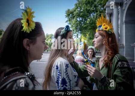 Ukrainischer ‘March of Mothers’ (Марш Матерів)-Protest im Hyde Park, London, Großbritannien. Stockfoto