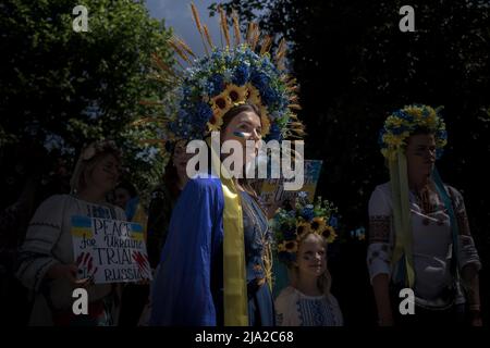 Ukrainischer ‘March of Mothers’ (Марш Матерів)-Protest im Hyde Park, London, Großbritannien. Stockfoto