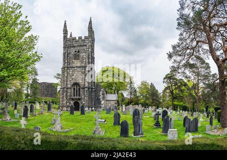 St Petrocs Church in Lydford Village von einer Drohne, Dartmoor Park, Okehampton, Devon, England Stockfoto