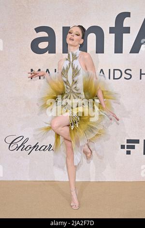 Cannes, Frankreich, 26. Mai 2022. Teilnahme an der amfAR Gala während der Filmfestspiele von Cannes 75. in Cannes, Frankreich, am 26. Mai 2022. Foto von Julien Reynaud/APS-Medias/ABACAPRESSS.COM Stockfoto