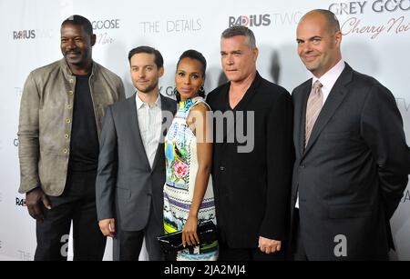 Los Angeles, USA. 30. Oktober 2012. D Haysbert, Tobey Maguire, Kerry Washington, Ray Liotta, Jacob Aaron Estes  35D Haysbert, Tobey Maguire, Kerry Washington, Ray Liotta, Jacob Aaron Estes  35 Ray Liotta, der Schauspieler, der am besten für Mobster bekannt ist, ist gestorben. Er war 67 Jahre alt. Quelle: Tsuni/USA/Alamy Live News Stockfoto