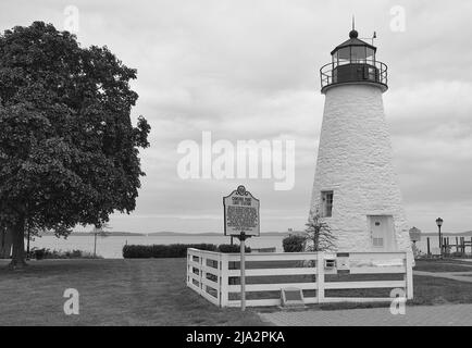 Concord Point Lighthouse ist der zweitälteste Leuchtturm in Maryland und das Symbol von Havre de Grace. Erbaut 1827, stillgelegt 1975. Stockfoto