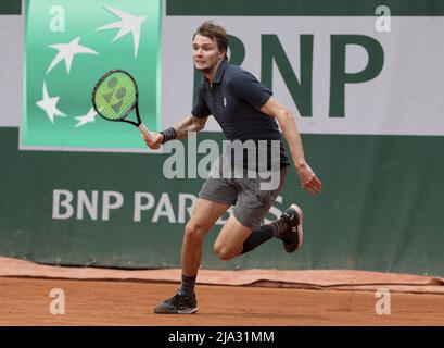 Paris, Frankreich - 26/05/2022, Alexander Bublik von Kasachstan während des Tages 5 der French Open 2022, Roland-Garros 2022, zweites Grand Slam Tennisturnier der Saison am 26. Mai 2022 im Roland-Garros-Stadion in Paris, Frankreich - Foto: Jean Catuffe/DPPI/LiveMedia Stockfoto