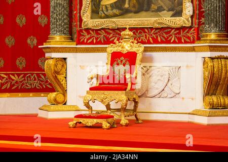 St. Petersburg, Russland - 12. Mai 2017: Kleine Thronsaal des Winter Palace, auch als Peter große Memorial Hall bekannt, war für Zar Nikolaus erstellt, die Ich in Stockfoto