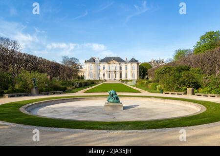 Rodin ist ein französischer Bildhauer. Rodin Museum in Paris, Frankreich. Es zeigt Werke des französischen Bildhauers Auguste Rodin. Stockfoto