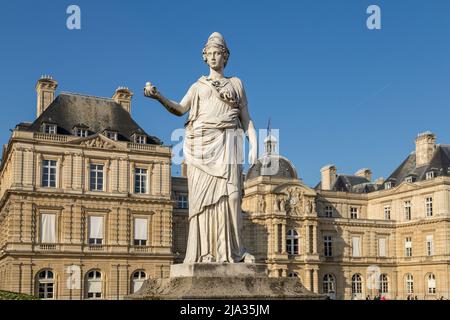 Palais du Petit-Luxembourg - Sitz des Präsidenten des französischen Senats. Der Palast wurde als königliche Residenz für Marie de Medici erbaut. Stockfoto