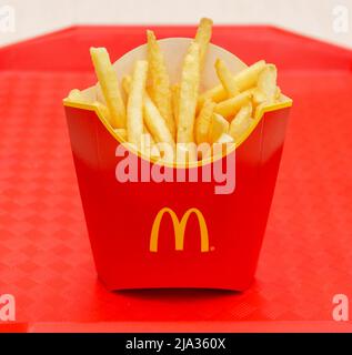 Moskau, Russland, März 15 2018: McDonald's Pommes. Stockfoto