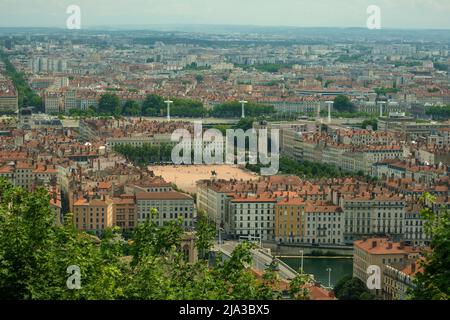 Panoramablick auf den großen Platz Bellevue, im Zentrum von Lyon Stockfoto