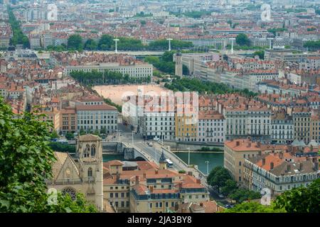 Panoramablick auf den großen Platz Bellevue, im Zentrum von Lyon Stockfoto