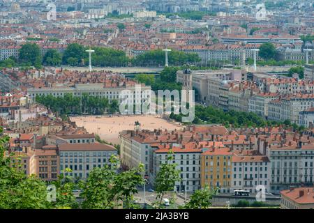 Panoramablick auf den großen Platz Bellevue, im Zentrum von Lyon Stockfoto