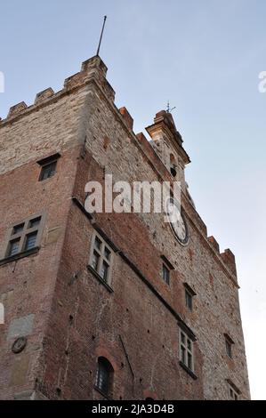 Prato, Toskana. Palazzo Pretorio. Der Palazzo Pretorio ist das antike Stadtgebäude von Prato, das sich an der Piazza del Comune befindet Stockfoto