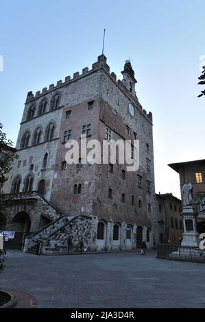 Prato, Toskana. Palazzo Pretorio. Der Palazzo Pretorio ist das antike Stadtgebäude von Prato, das sich an der Piazza del Comune befindet Stockfoto