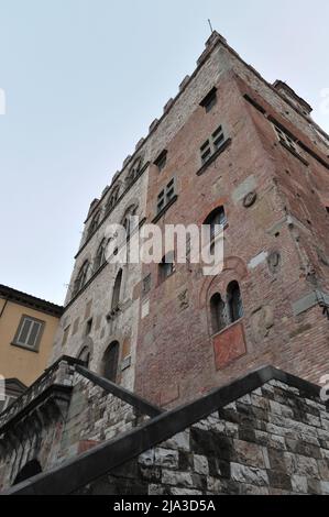 Prato, Toskana. Palazzo Pretorio. Der Palazzo Pretorio ist das antike Stadtgebäude von Prato, das sich an der Piazza del Comune befindet Stockfoto