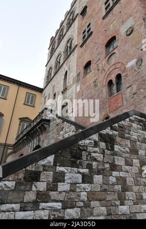 Prato, Toskana. Palazzo Pretorio. Der Palazzo Pretorio ist das antike Stadtgebäude von Prato, das sich an der Piazza del Comune befindet Stockfoto