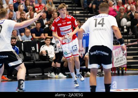 Aalborg, Dänemark. 25., Mai 2022. Christian Termansen (26) von Aalborg Handball beim dänischen HTH Herreliga-Spiel zwischen Aalborg Handball und Bjerringbro-Silkeborg Handball in der Jutlander Bank Arena in Aalborg. (Foto: Gonzales Photo - Balazs Popal). Stockfoto