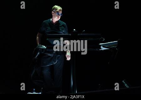 Mailand Italien 2013-07-18 : Live-Konzert von Depeche Mode im San Siro Stadion, Delta Machine Tour, dem Keyboarder Fletch, Andrew John Fletcher, während der Aufführung Stockfoto