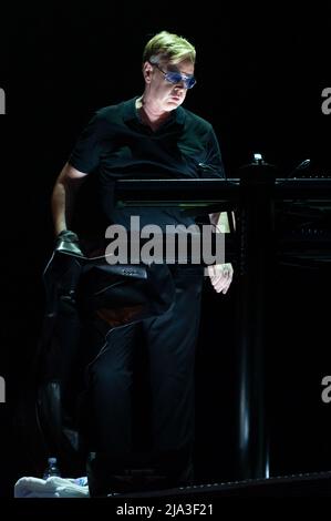 Mailand Italien 2013-07-18 : Live-Konzert von Depeche Mode im San Siro Stadion, Delta Machine Tour, dem Keyboarder Fletch, Andrew John Fletcher, während der Aufführung Stockfoto