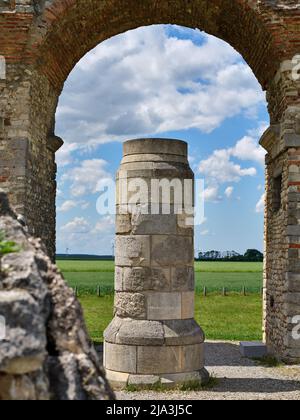 Römische Stadt antike Ruinen Tor Heidentor, Petronell Carnuntum, Österreich Stockfoto