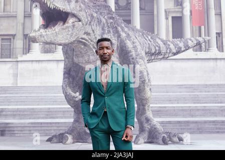 Mamoudou Athie nimmt an einer Fotozelle für Jurassic World Dominion am Trafalgar Square, London, Teil. Bilddatum: Freitag, 27. Mai 2022. Stockfoto