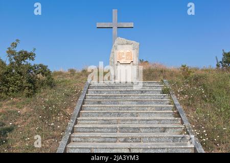 Sewastopol, Krim, Russland - 28. Juli 2021: Denkmal für sowjetische und deutsche Soldaten neben der Küstenbatterie von 35. in der Heldenstadt Sewastopol, Cr Stockfoto